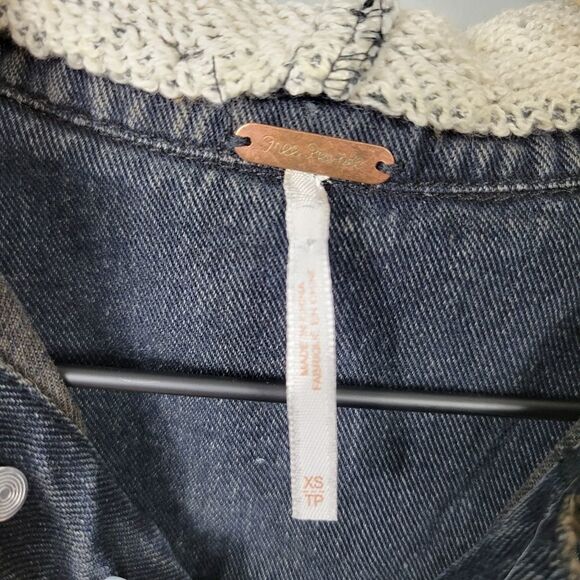 Free People Distresssed Denim Jacket. Dark Blue Wash XS#26 - Picture 13 of 15